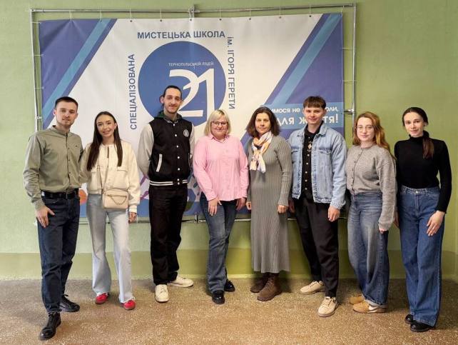  Здобувачі вищої освіти разом із керівниками практики